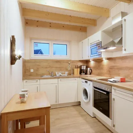 Strand-lodge *