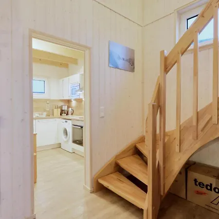Strand-lodge *